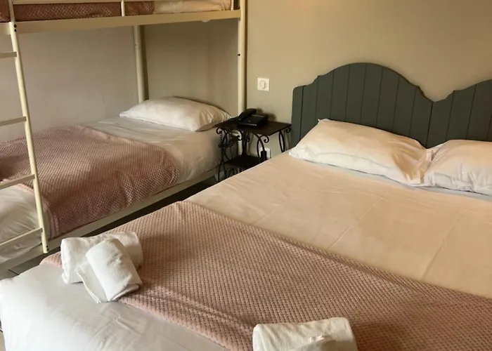 Restaurant Le Bellevue מלון