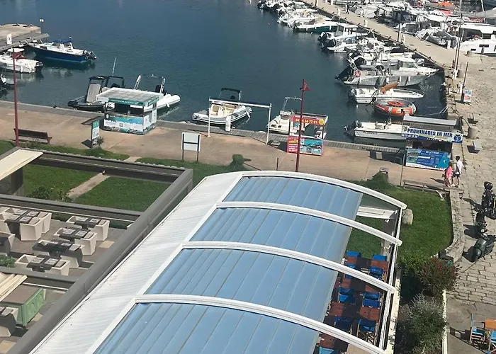 Restaurant Le Bellevue מלון