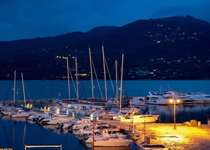 Restaurant Le Bellevue מלון