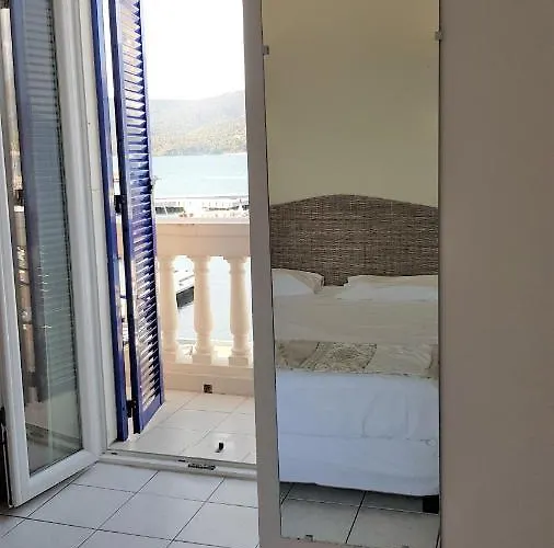 Restaurant Le Bellevue מלון 3*