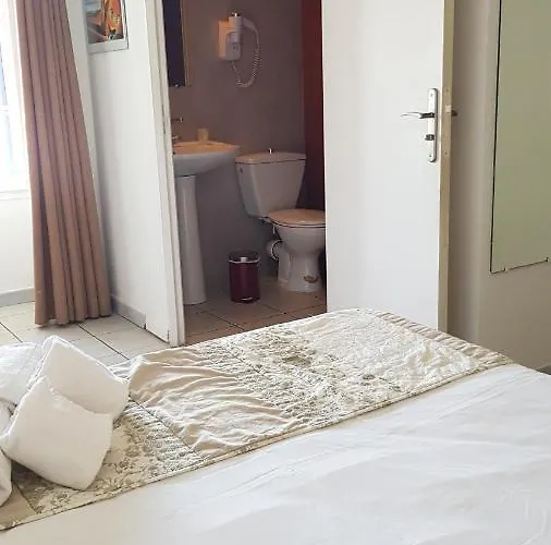 Restaurant Le Bellevue מלון 3*